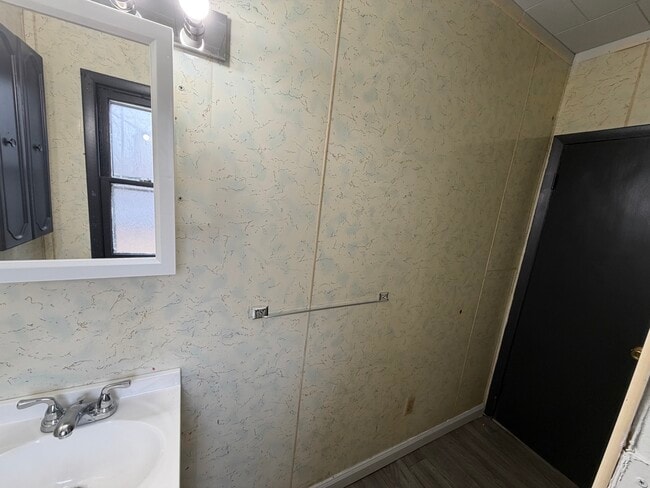 Building Photo - 1002 W Williams St