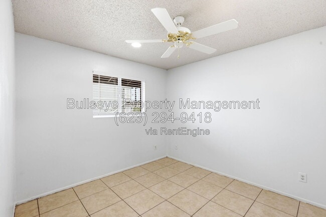 Building Photo - 2245 W Glenrosa Ave