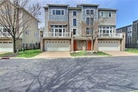 Building Photo - 2239 City View Dr