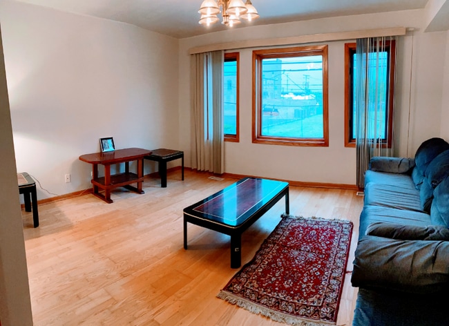 Building Photo - 1541 W 33rd St