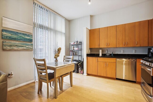 Building Photo - Incredible 1BR/1BA Condo INCLUDES Garage Parking in Vibrant Mount Vernon Triangle!