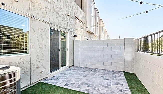 Building Photo - 2134 W Harmont Dr