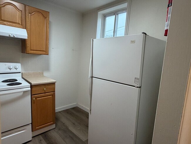 Building Photo - 2920 NE Riverside Ave