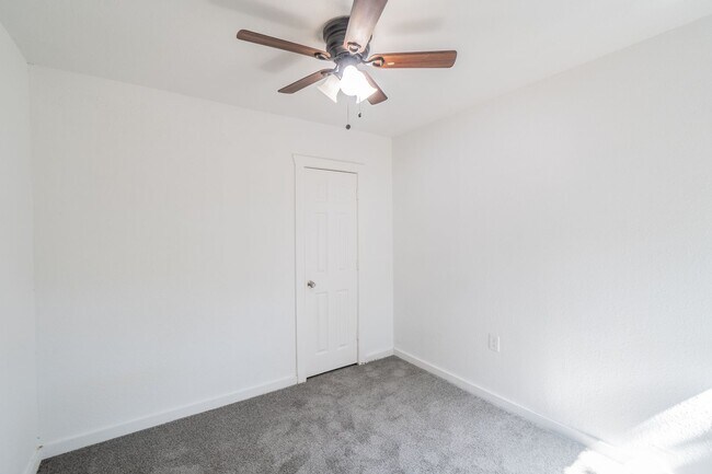 Building Photo - 2515 Yeager St