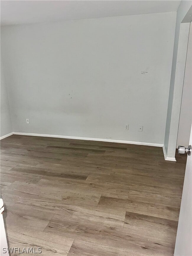 Building Photo - 824 Alderman St