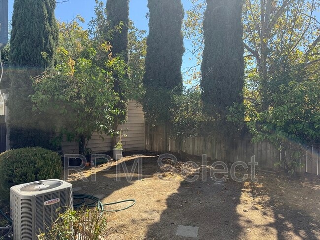 Building Photo - 1255 Farragut Cir