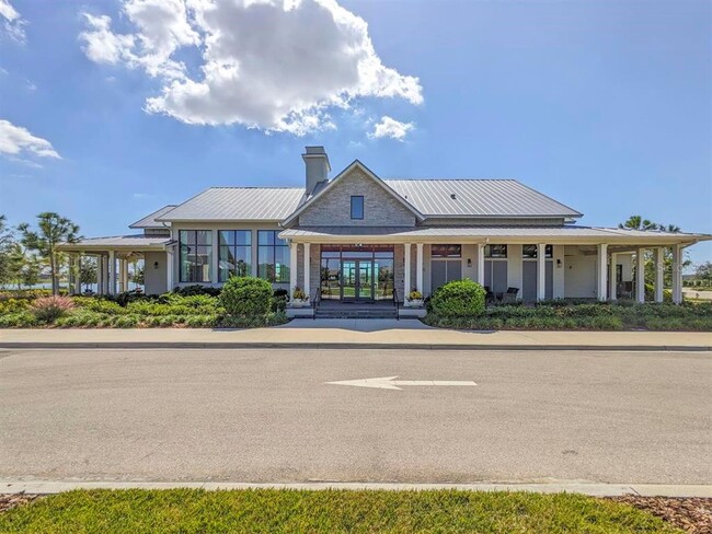 Building Photo - 8125 Sternway Rd