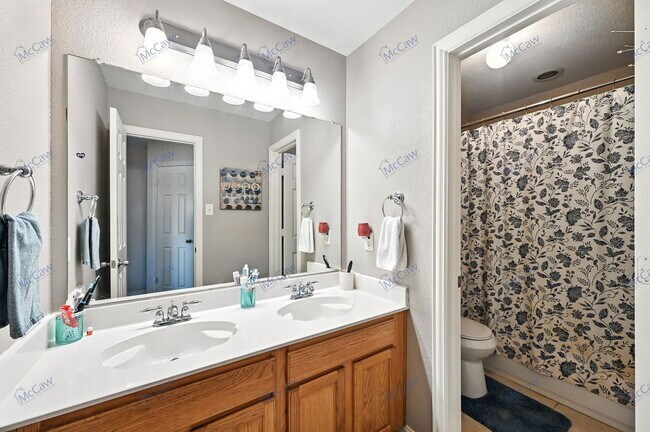 Building Photo - 7912 Adobe Dr