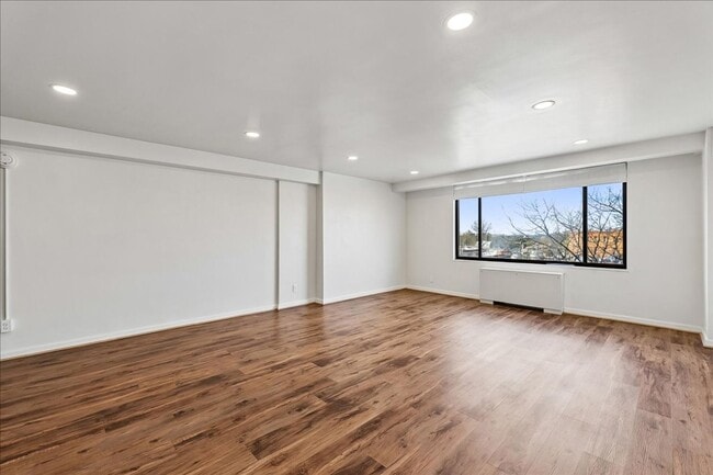 Building Photo - Large 1BR/1BA with Natural Light & Modern Finishes in Cleveland Park