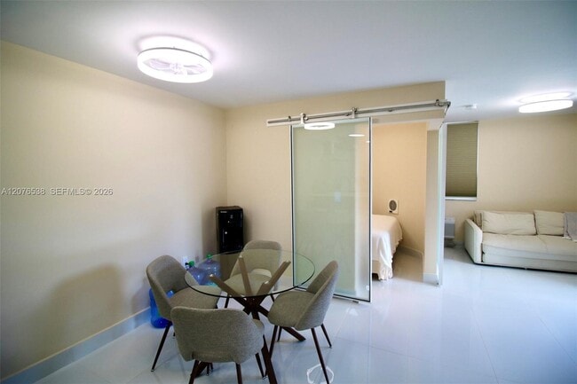 Building Photo - 1255 Collins Ave