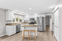 Building Photo - 4BD, 2.5BA Home located in the desirable Churchill Neighborhood!