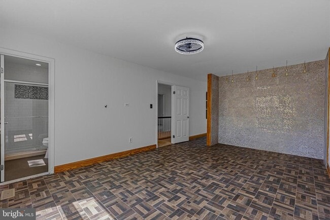 Building Photo - 1646 Stowe Rd