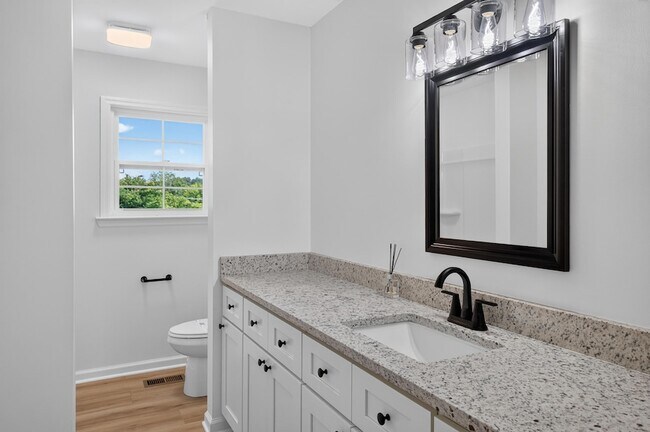 Building Photo - 9512 Heathwood Dr