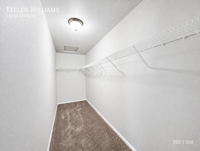 Building Photo - 7689 Grand Fir Point
