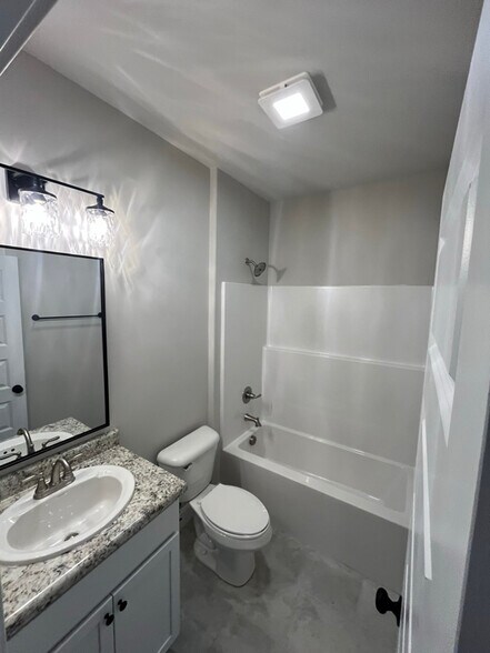 Building Photo - 2611 Parkers Mdw Ln