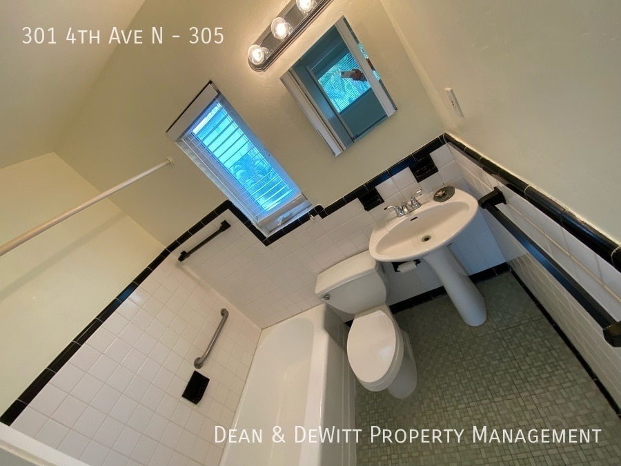 Building Photo - 1 Bed/1 Bath - Unit 305