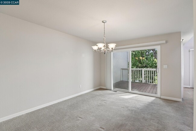 Building Photo - 1035 Alta Mesa Dr
