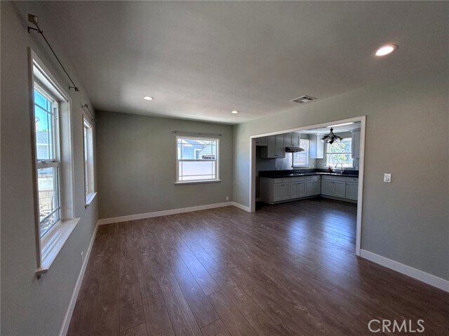 Building Photo - 5452 Loma Ave