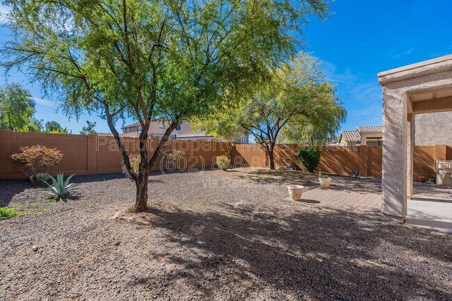 Building Photo - 26043 W Potter Dr