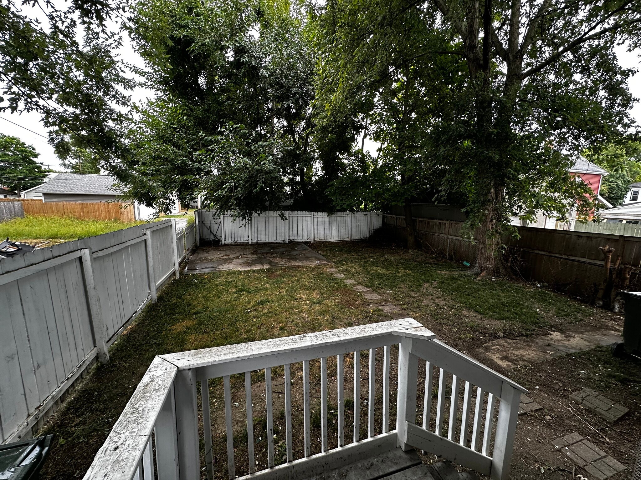 Building Photo - 547 E Deshler Ave