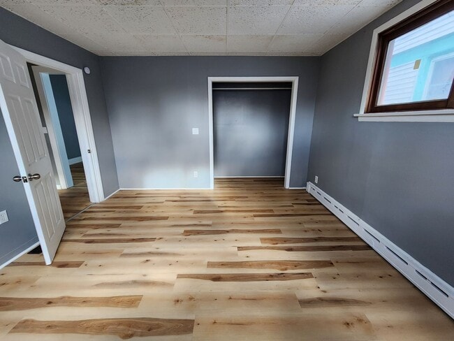 Building Photo - Two Bedroom Single Family Home!