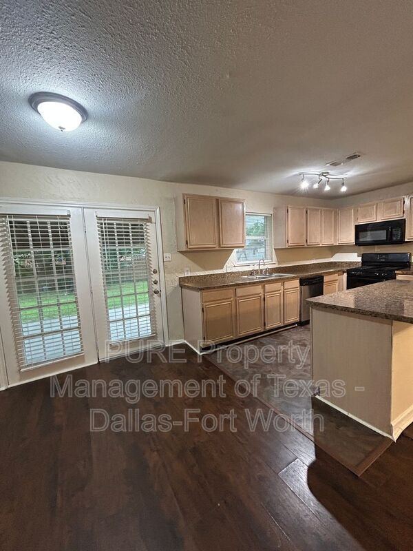 Building Photo - 3428 Statler Dr