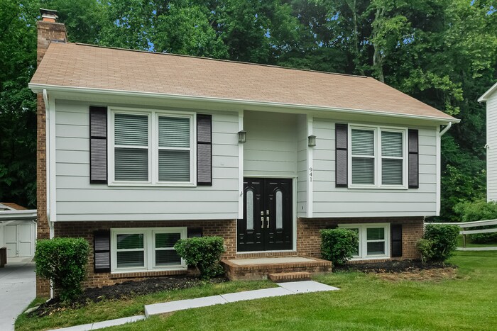 Building Photo - 941 Foxborough Rd