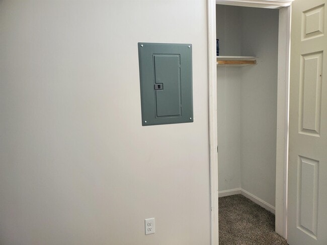 Building Photo - 23 Canaan St