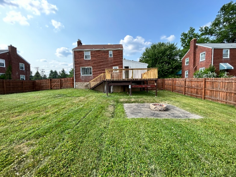 Building Photo - 1180 Duncan Ave