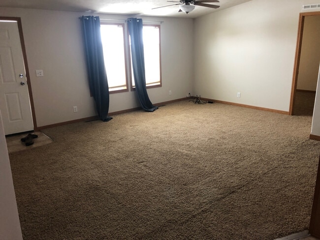 Building Photo - Great single family home for RENT in Belfield