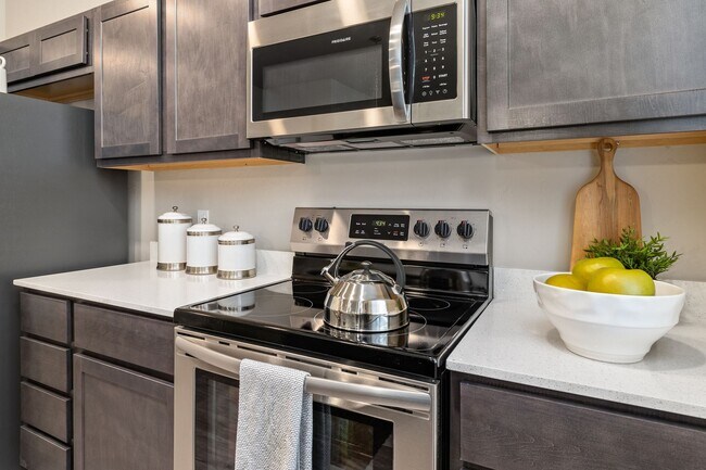 Building Photo - Wilson Creek Townhomes! Move In By 7/31 & ...