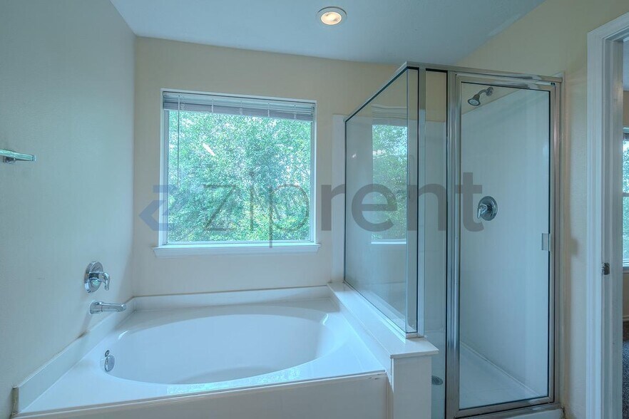 Building Photo - 12418 Narcissus View Trail