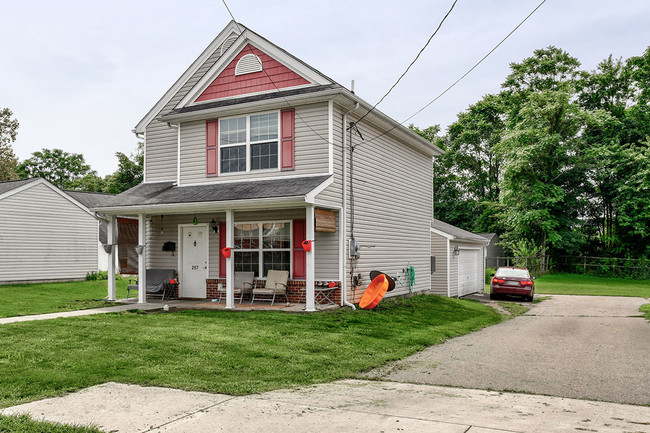 Building Photo - East Newark Homes