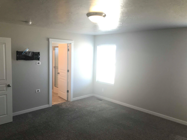 Building Photo - Pet Friendly Home in Nampa!