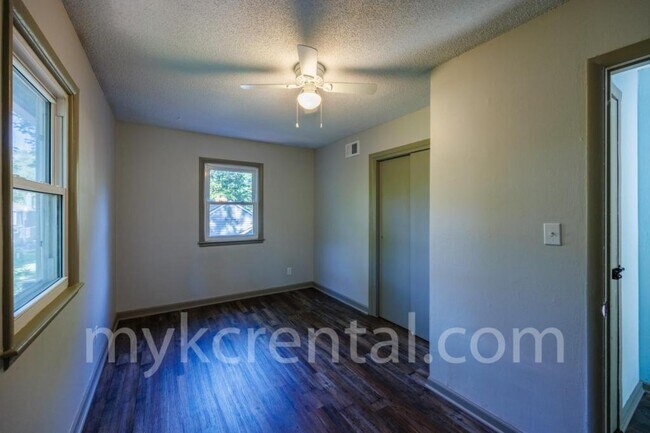 Building Photo - 7915 W 59th Terrace