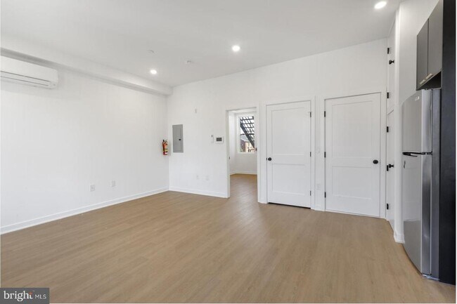 Building Photo - 1134 Pine St