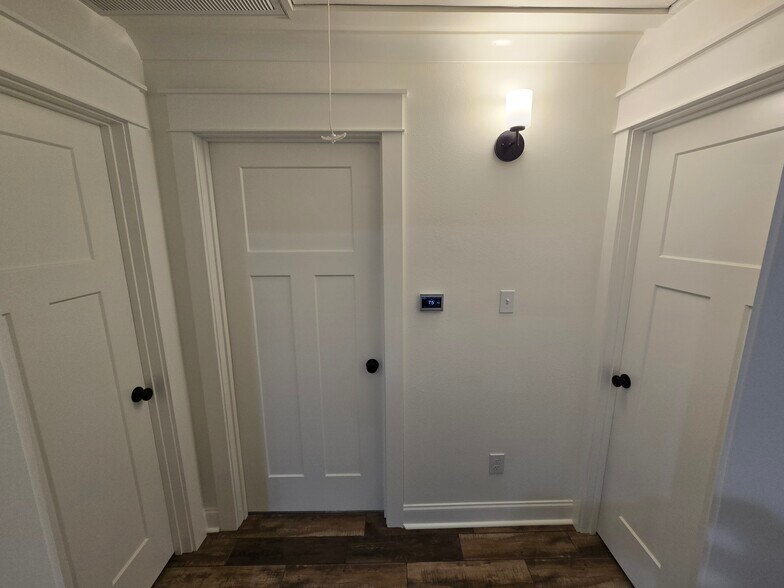 Hallway - 22375 Highway 36