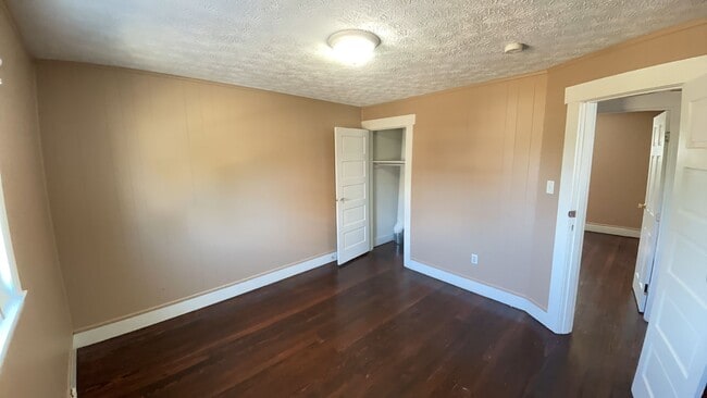 Building Photo - 112 Heaton Ave