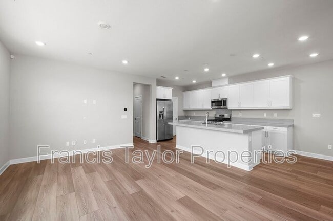 Building Photo - 10912 Jericho Way