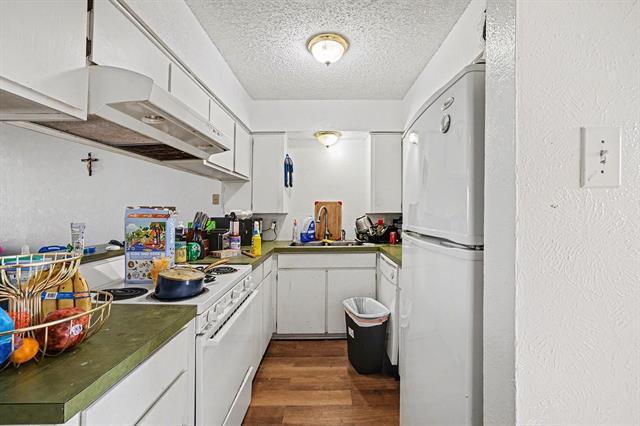 Building Photo - 7700 Mary Dr