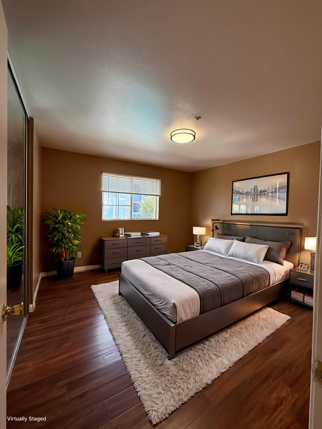 Building Photo - 2 bed 2 FULL bath Condo overlooking the pool!