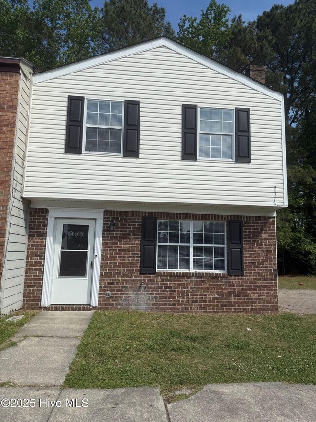 Primary Photo - 400 Myrtlewood Cir