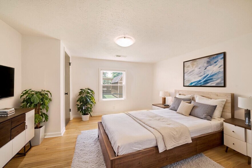 Building Photo - 212 McArthur Dr