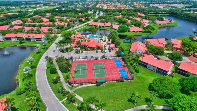 Building Photo - 7585 Lexington Club Blvd