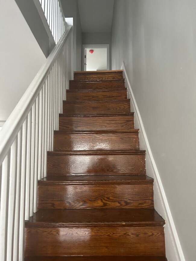 Building Photo - Beautiful  3Br 2Bat house for rent