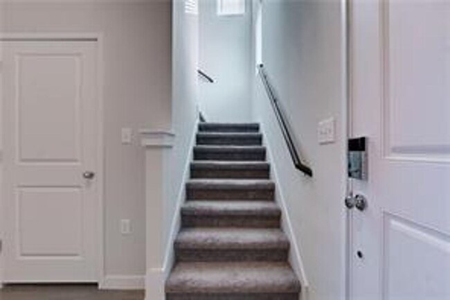 Building Photo - 15009 Ryman Rd