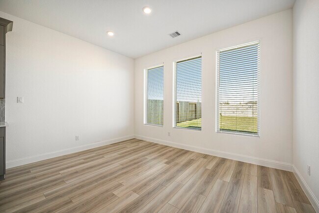 Building Photo - 3210 Blue Grama Bnd