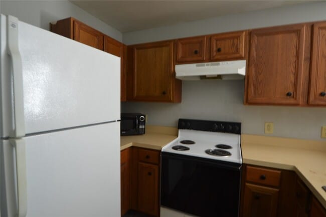 Building Photo - 304 Dell Ct