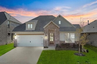 Building Photo - 1709 Willowhurst Ln