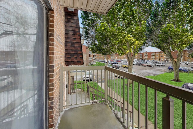 Building Photo - 613 Central Rd